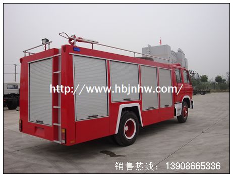 東風(fēng)153消防車(chē),裝水5-6噸.康機180馬力.
